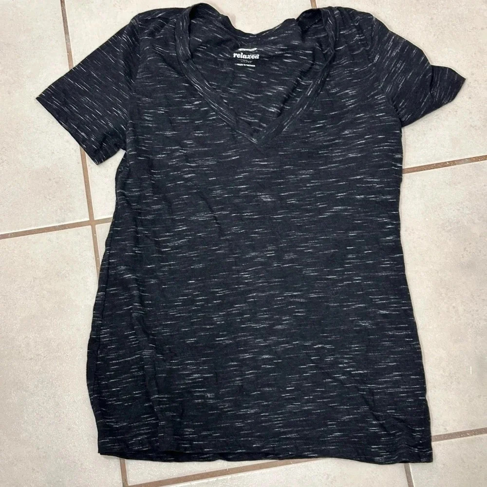 Old Navy Women Casual Black V-Neck Relaxed shirt size XS
